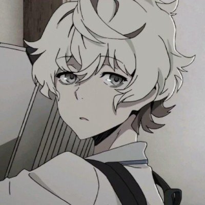 清清 指尖